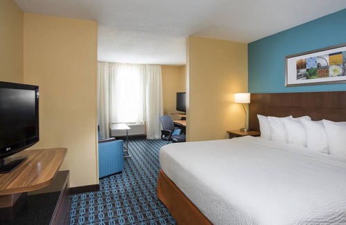 Oshkosh Hotel | Fairfield Inn & Suites Oshkosh