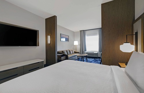 Brookfield Hotel | Fairfield Inn & Suites by Marriott Milwaukee Brookfield