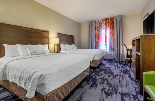 Slippery Rock Hotel | Fairfield Inn & Suites by Marriott Slippery Rock