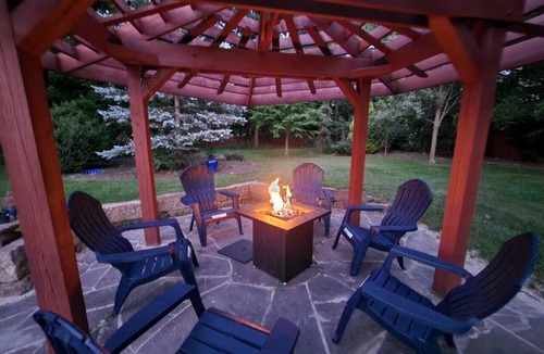 Fairlawn Heights House | Fairlawn Serenity Retreat - 5BR 4.5BA