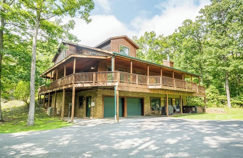 McHenry Cottage | Fairway Breeze by Taylor Made Deep Creek