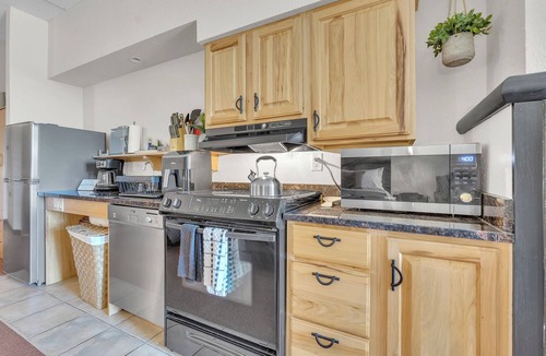 Wisconsin Dells Apartment | Fairway Hideaway - Golf Villa Sleeps 6 Hot Tub