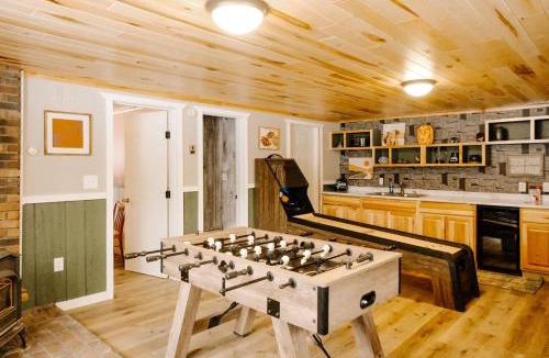 Bessemer Apartment | Fall Getaway