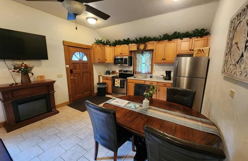 Champion Cabin | Fallingwater/Ohiopyle/State Parks~NO CLEANING FEE