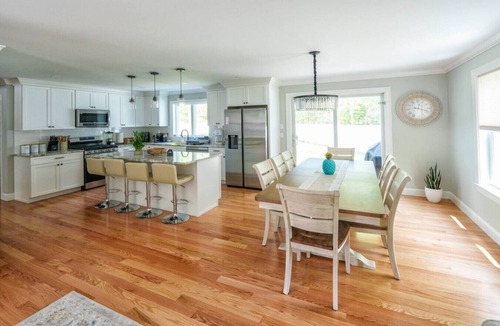 Silver Beach Apartment | Falmouth Retreat w/Hot Tub & Playground