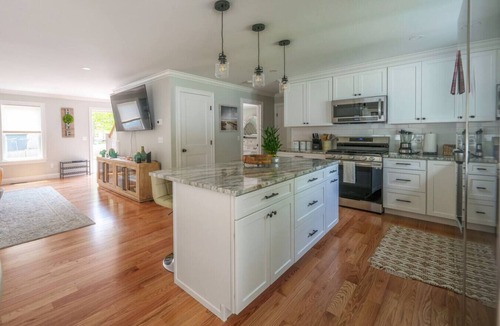 Silver Beach Apartment | Falmouth Retreat w/Hot Tub & Playground