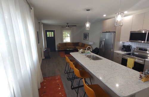Near Eastside House | FAMILY AND 2 FAMILY HIDEOUT/2Units in one with locking doors-MEET US IN INDY!
