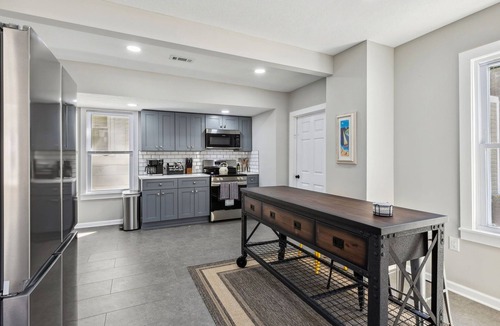 Sandusky House | Family Escape w/Game Room - 9 Mins to Cedar Point!