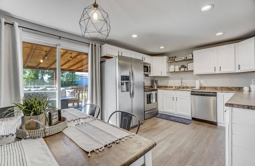 Cimarron Hills House | Family Friendly Getaway | 4BR-Trampoline-King Bed