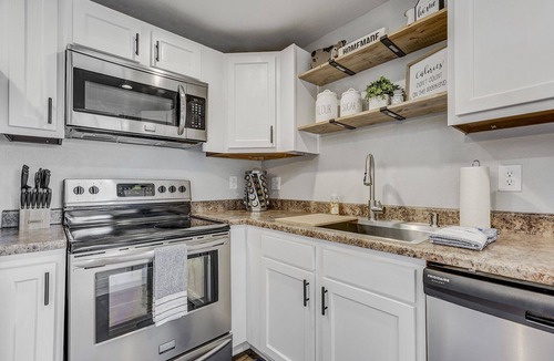 Cimarron Hills House | Family Friendly Getaway | 4BR-Trampoline-King Bed