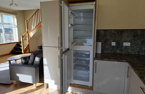 Arniston House | Family friendly 7-Guest Getaway: 2 Baths, Outdoor BBQ & Easy Parking