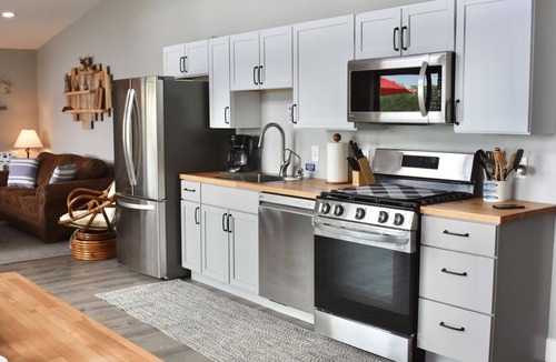 West Branch Cottage | Family Friendly Beachfront Lakehouse