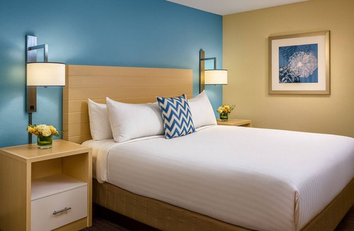 Blue Ash Hotel | Family-Friendly Getaway, 2 Convenient Units, Kitchen, Breakfast!