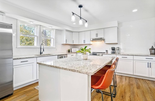 Danville House | Family Friendly Home in Historic Danville The Danville Four Kings