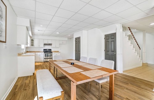 Danville House | Family Friendly Home in Historic Danville The Danville Four Kings