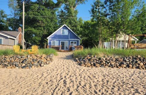 Port Austin House | Family Friendly Lake House with Private Beach and Spectacular Sunset Views