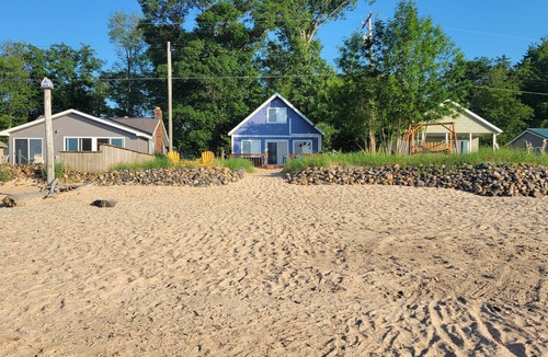 Port Austin House | Family Friendly Lake House with Private Beach and Spectacular Sunset Views