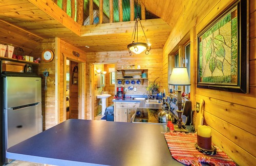 Hill Cabin | Family Friendly! Lakefront Sanctuary in Ogema