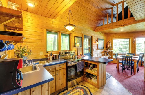 Hill Cabin | Family Friendly! Lakefront Sanctuary in Ogema