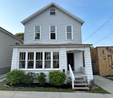 Manistee House | Family-Friendly Retreat near Manistee Riverwalk