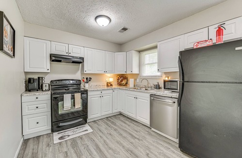Elizabethtown House | Family-Friendly Home w/Big Yard In Elizabethtown!