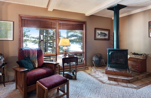 Lake Tomahawk House | Family-friendly waterfront lodge w/ dock, firepit & outdoor sauna barrel!