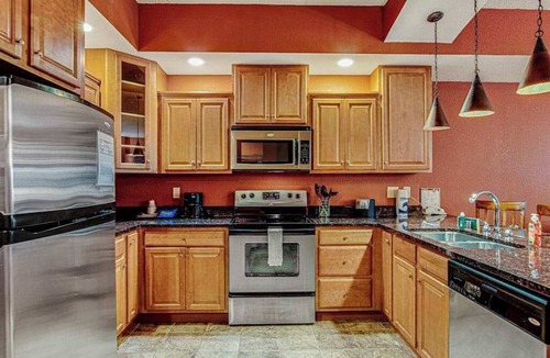 Wisconsin Dells Condo | Family Getaway at Chula Vista Discount Perks