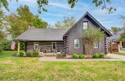 Bloomfield House | Family Holiday Cabin in Kentucky w/Hot Tub!
