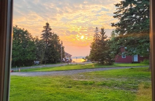 International Falls Cabin | Family-ready cabin with dedicated boat slip at walkable marina and beach access.