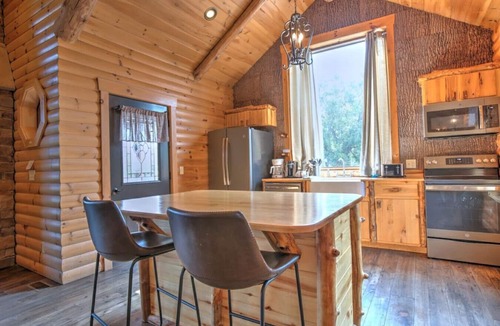 Millersburg Cabin | Family Size Cabin with Kitchen, Fireplace, Hot Tub