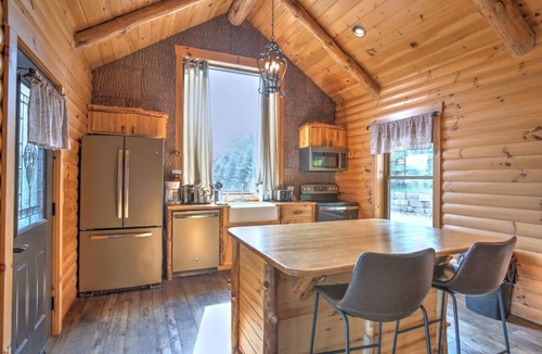 Millersburg Cabin | Family Size Cabin with Kitchen, Fireplace, Hot Tub
