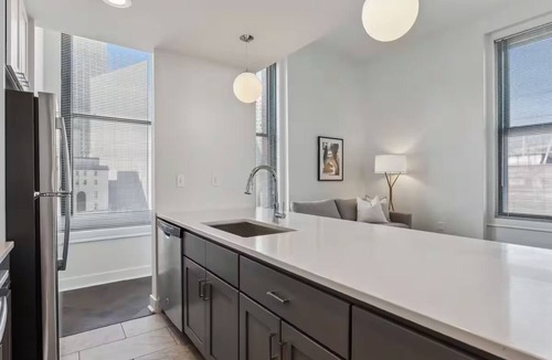 Downtown Pittsburgh Apartment | Family Stay in the Heart of Pittsburgh | Kitchen & Laundry | Parks & Museums