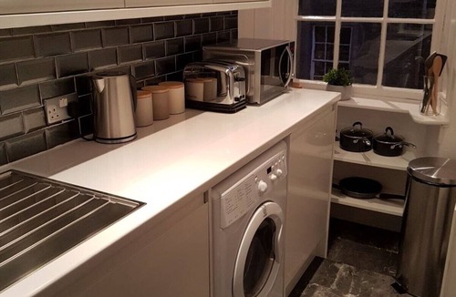 New Town Apartment | fantastic 2 bedroom on a bohemian street in Edinburgh's New Town