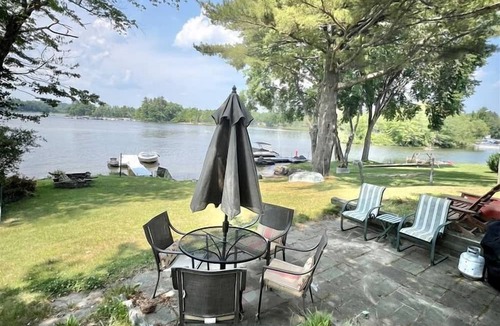 Raymond Cottage | Fantastic Secluded Cottage with Lake Access in Raymond, Maine