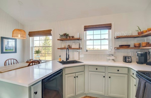 Springfield Apartment | Farm Loft w/Patio, Outdoor Kitchen, Fire Pit, Orchards & Disc Golf on-site