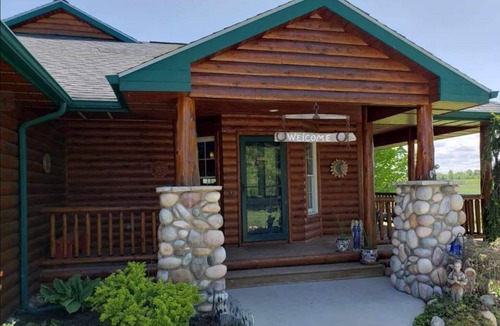 Williamsburg House | Farmhome Close to Great Lakes Equestrian Festival
