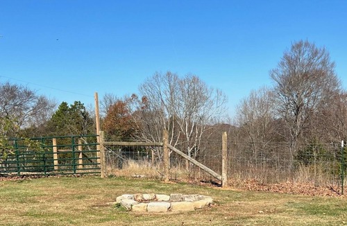 Monticello Other | FARMHOUSE COTTAGE WITH LOTS OF PARKING AND CLOSE TO LAKE