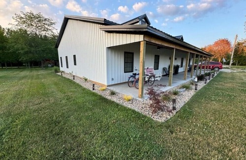 Perkinsville House | Farmhouse Retreat 5 minutes from Ruoff Music Center