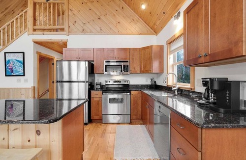 Sunday River Area Ski Chalet | Farwell Mountain Retreat