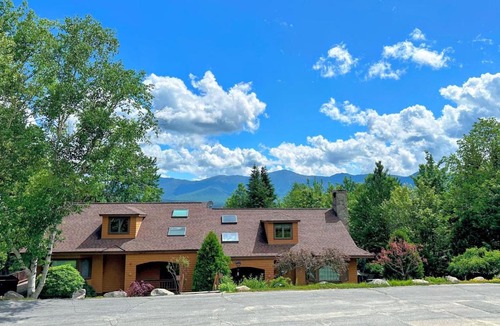 Carroll House | FC17 Stylishly renovated Forest Cottage walk to ski trails wifi cable ping pong AC