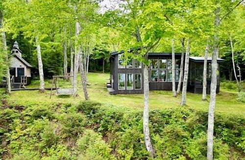 La Pointe House | Feeling Superior - Cliffside Home with Amazing Lake Views