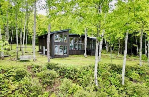 La Pointe House | Feeling Superior - Cliffside Home with Amazing Lake Views