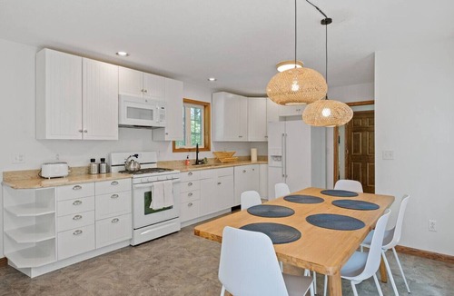 Zoe House | Fels Haus- Hot Tub, WiFi, Gas Grill, located on Cliffview Resort