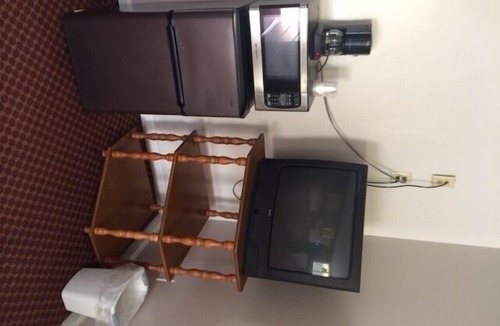 Clarence Hotel | Fels Three Crown Motel