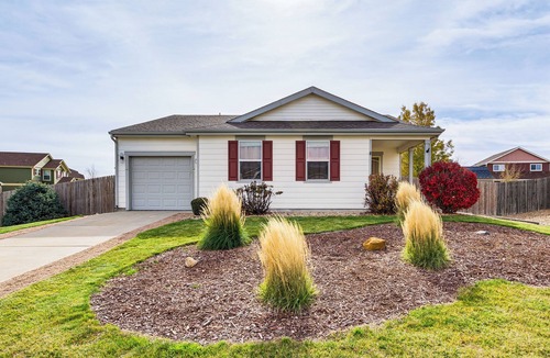 Lochbuie House | Fenced-In Yard w/Deck: Pet-Friendly Lochbuie Home