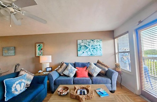 Cedar Key Apartment | Fenimore Mill 7B - Pool, Hot Tub, Private Beach!