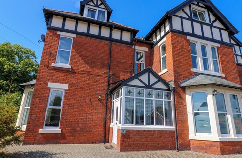 Carlisle Cottage | FERN LEE, pet friendly, with hot tub in Carlisle