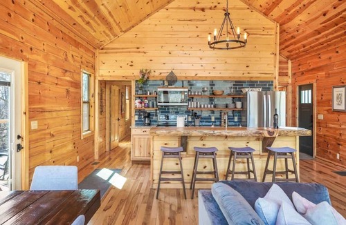 McArthur Cabin | Fern Woods A Modern Take on Hocking Hills Cabins