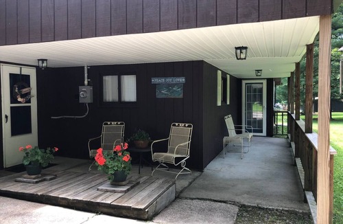 Farmington House | FernRockCabin- A Peaceful getaway in the Laurel Highlands of PA