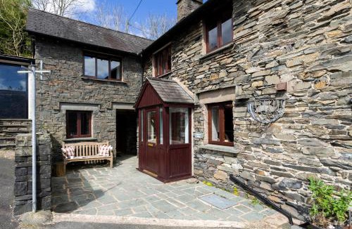 Coniston House | Fieldmouse Cottage